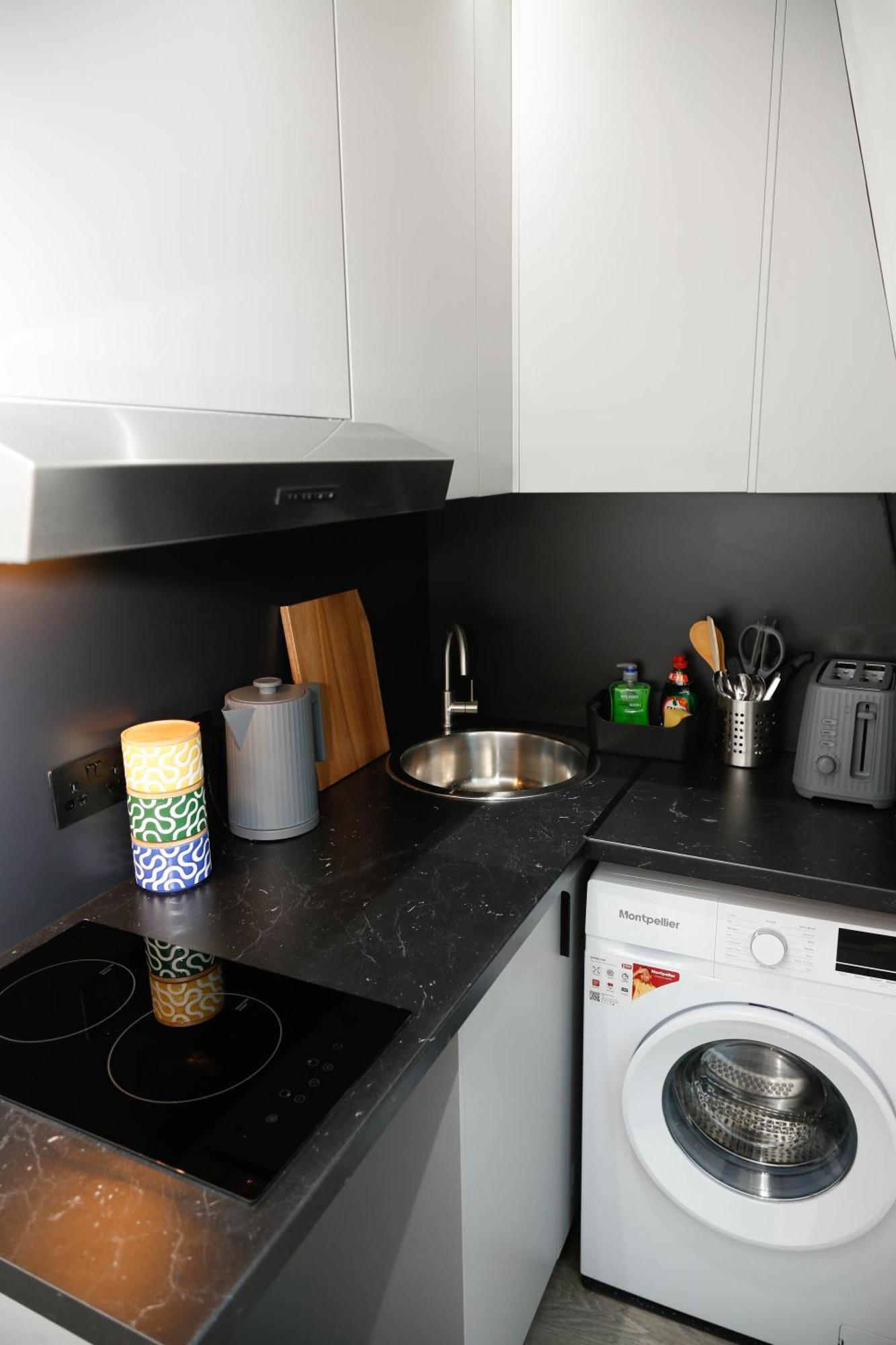 New Luxury Apartments In Central London Next To Shops, Cafes, Bars & Metro المظهر الخارجي الصورة