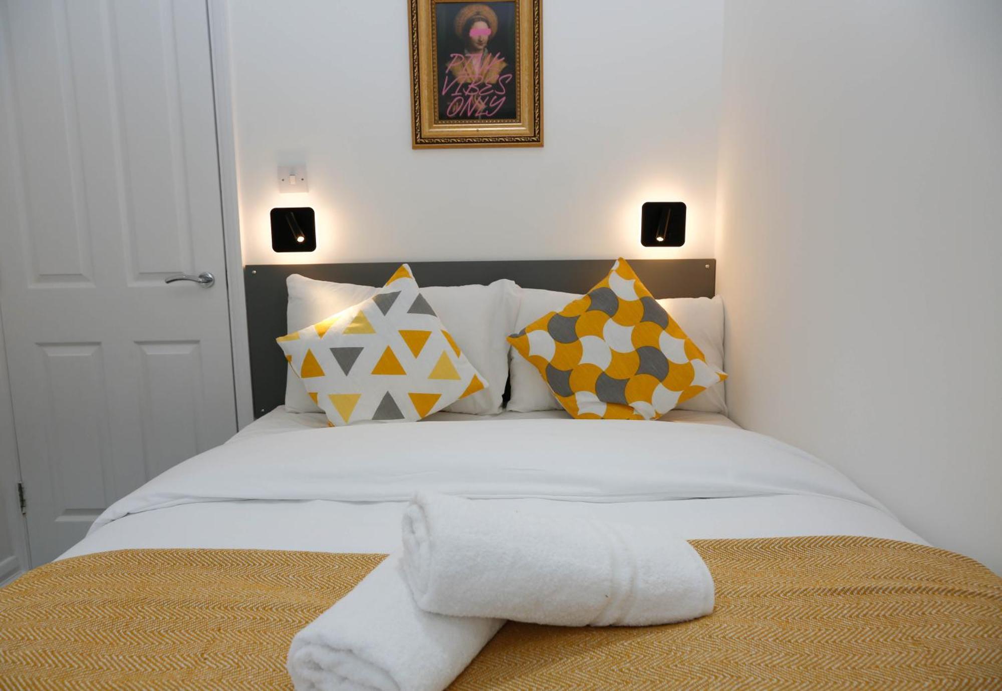 New Luxury Apartments In Central London Next To Shops, Cafes, Bars & Metro المظهر الخارجي الصورة